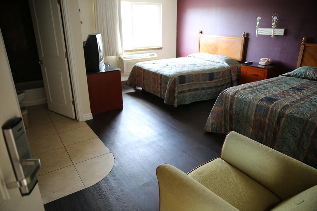 דאוני Chateau Inn & Suites מראה חיצוני תמונה