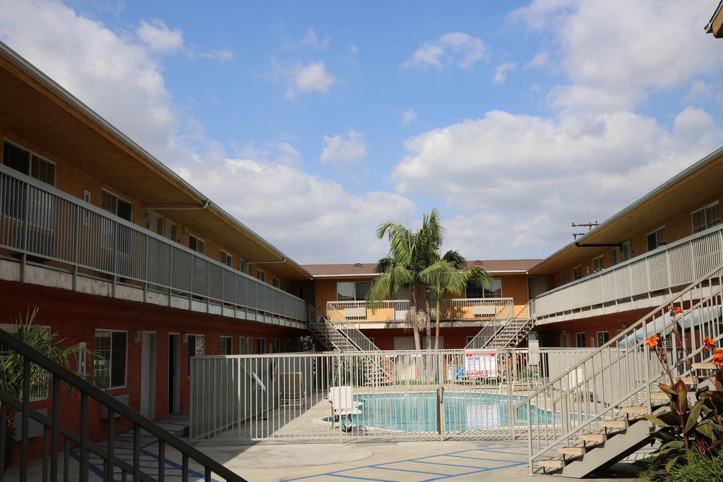 דאוני Chateau Inn & Suites מראה חיצוני תמונה